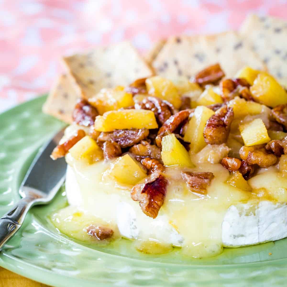 Caramelized Pineapple Baked Brie - Baked Dip Recipe - Dole® Sunshine