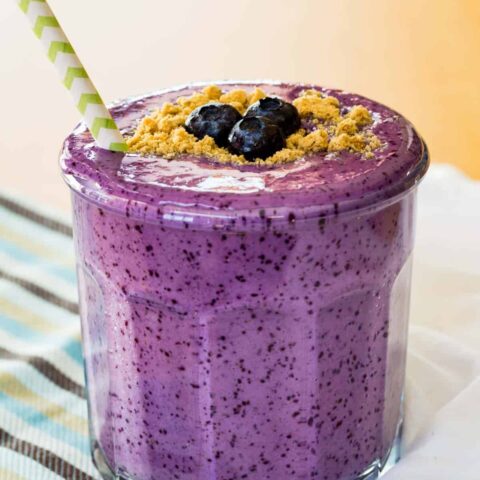 Blueberry Cheesecake Yogurt Smoothie | Cupcakes & Kale Chips