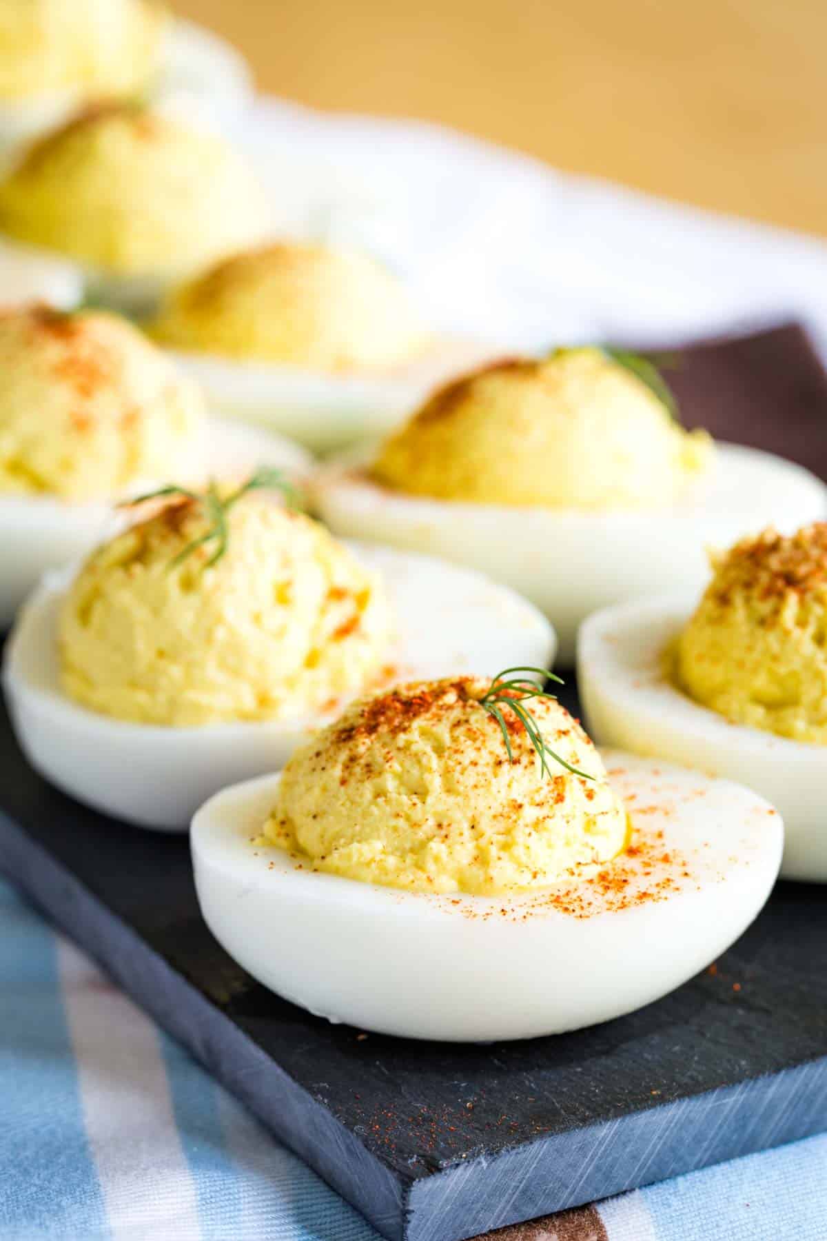 How to Make Your Own Deviled Egg Carrier in Five Minutes - Real Life Dinner