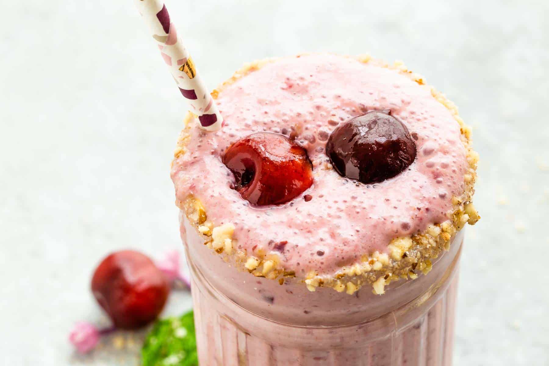 Creamy Cherry Smoothie | Cupcakes & Kale Chips