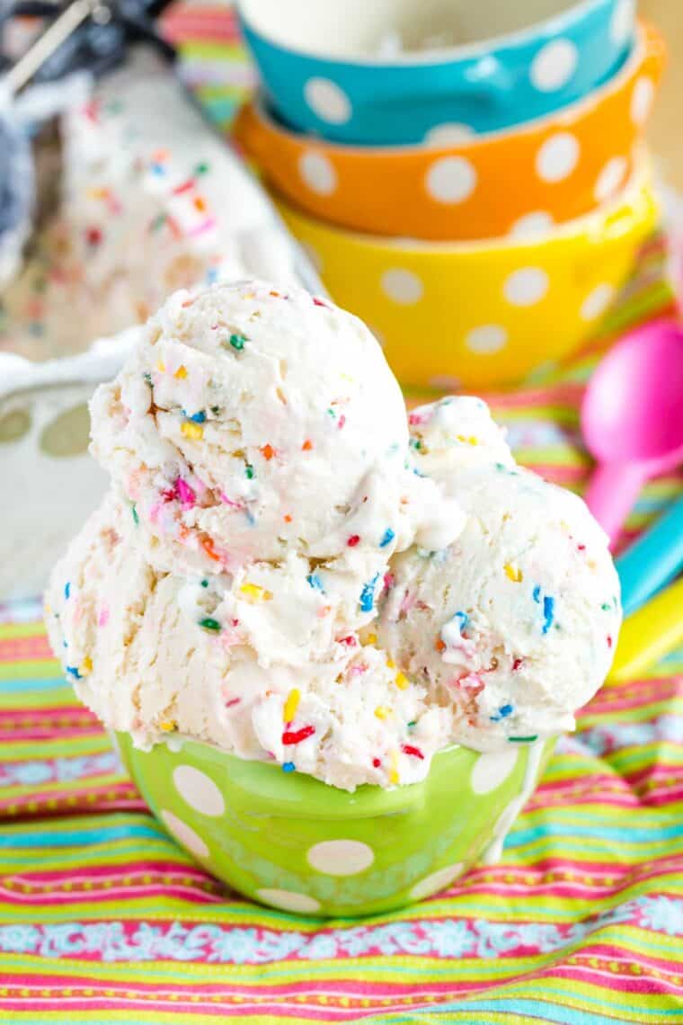 No-Churn Birthday Cake Ice Cream in a green polka dot bowl