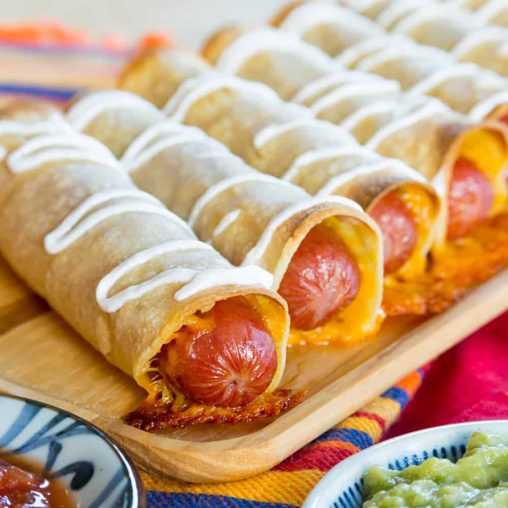 https://cupcakesandkalechips.com/wp-content/uploads/2020/04/Hot-Dog-Tostadas-3097.jpg