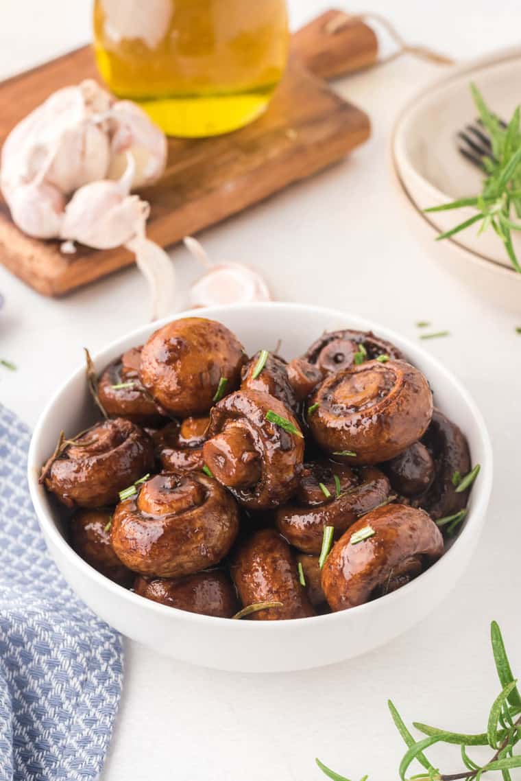 Roasted Balsamic Mushrooms with Garlic - Cupcakes & Kale Chips