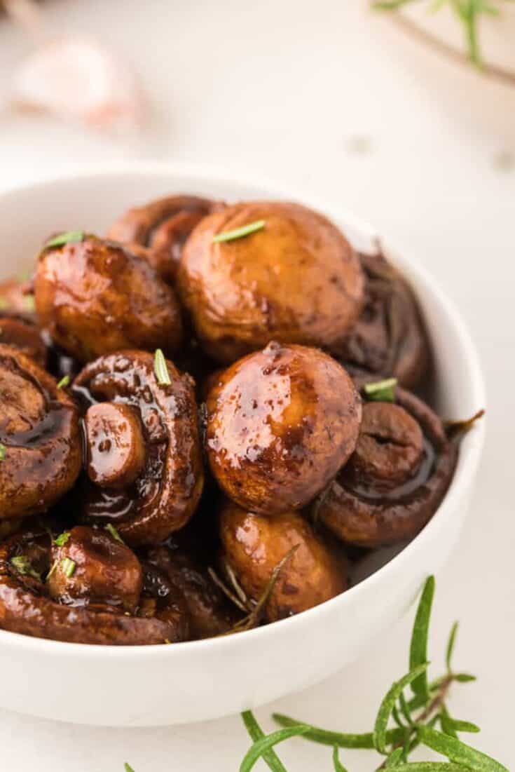 Roasted Balsamic Mushrooms with Garlic - Cupcakes & Kale Chips