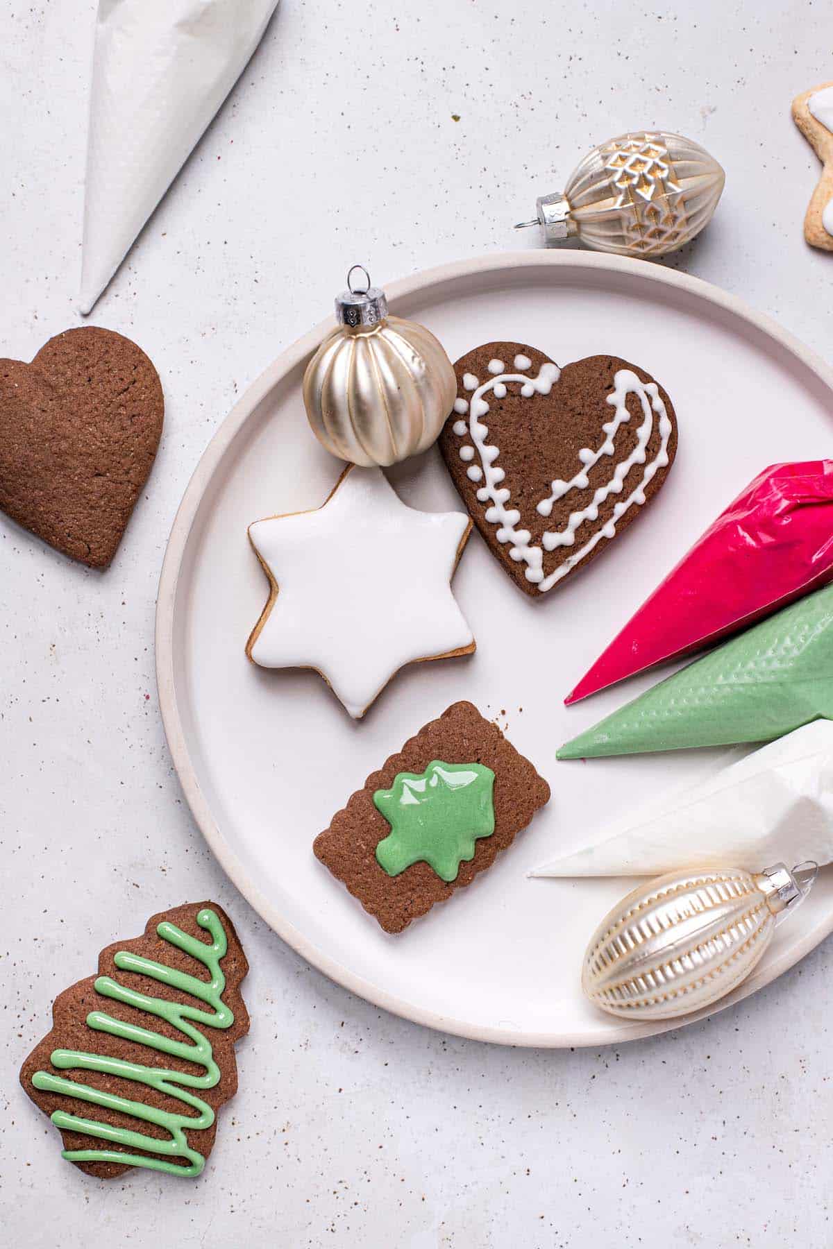 christmas cookies frosted with colors