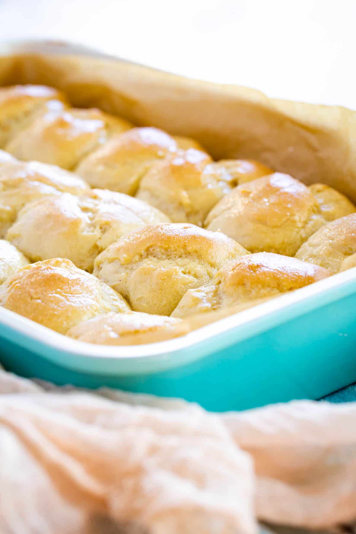 https://cupcakesandkalechips.com/wp-content/uploads/2021/11/Gluten-Free-Dinner-Rolls-Recipe-9066.jpg