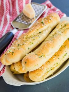 cropped-Gluten-Free-Garlic-Breadsticks-Recipe-9964.jpg