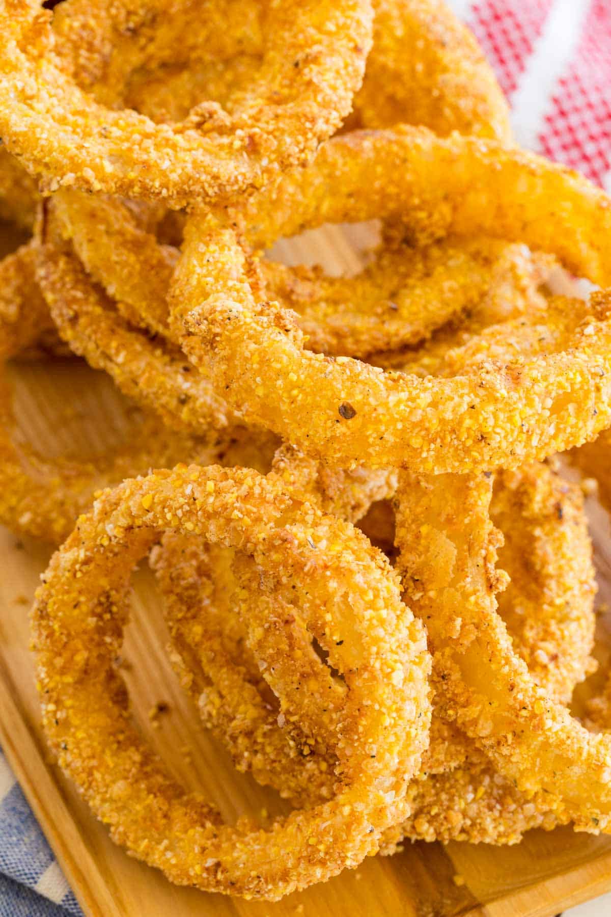 Close up of crispy air fryer onion rings.