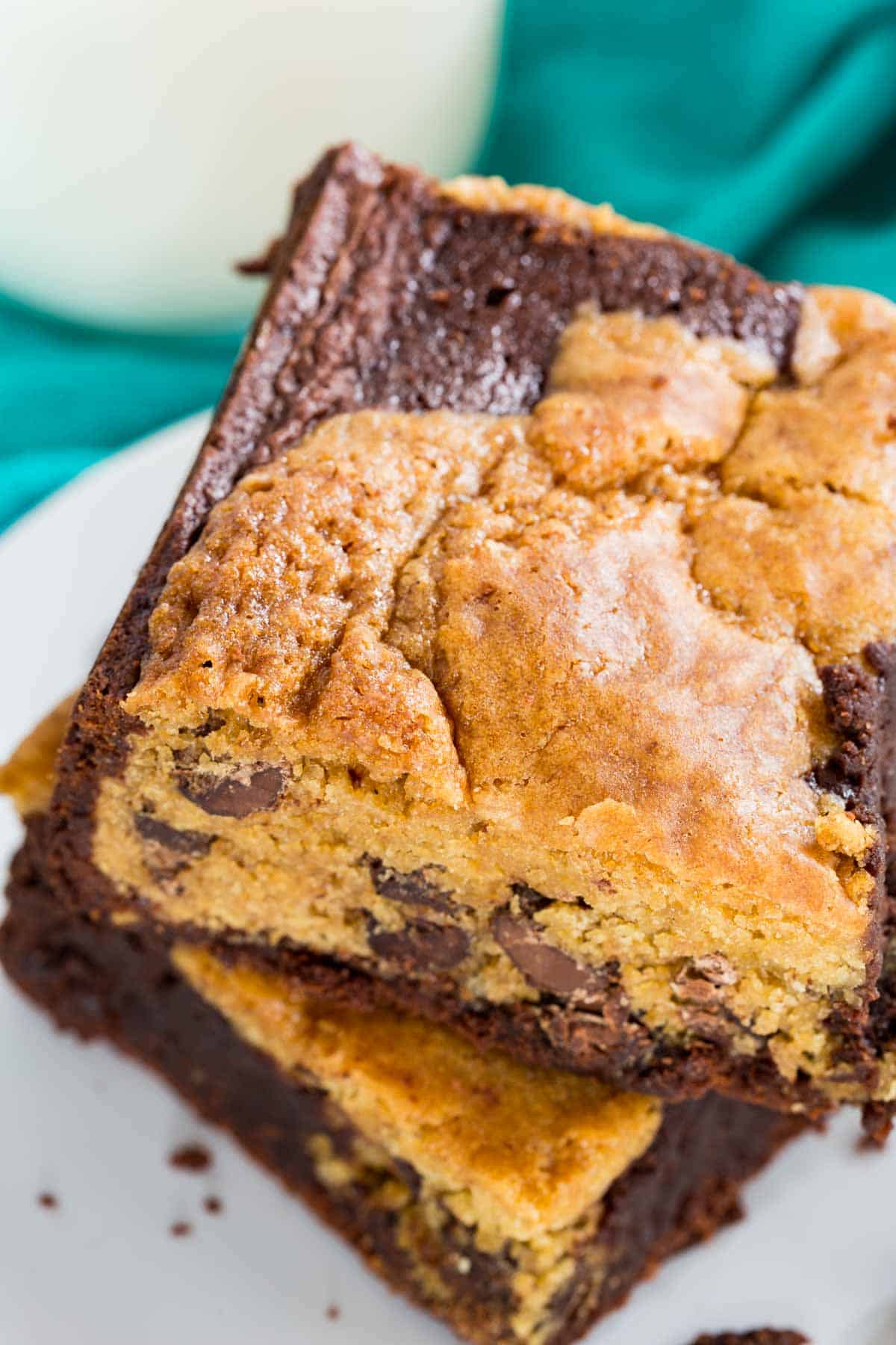 Chocolate Chip Skillet Brookie (Brownie Cookie) - Obsessive