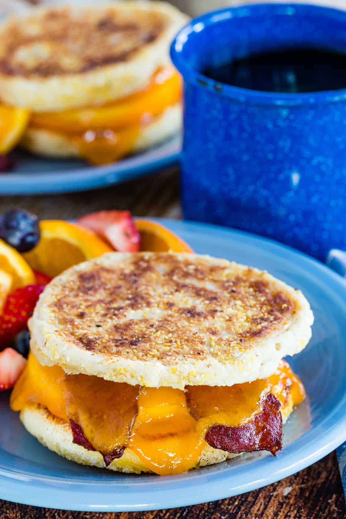 gluten-free-breakfast-sandwiches-cupcakes-kale-chips