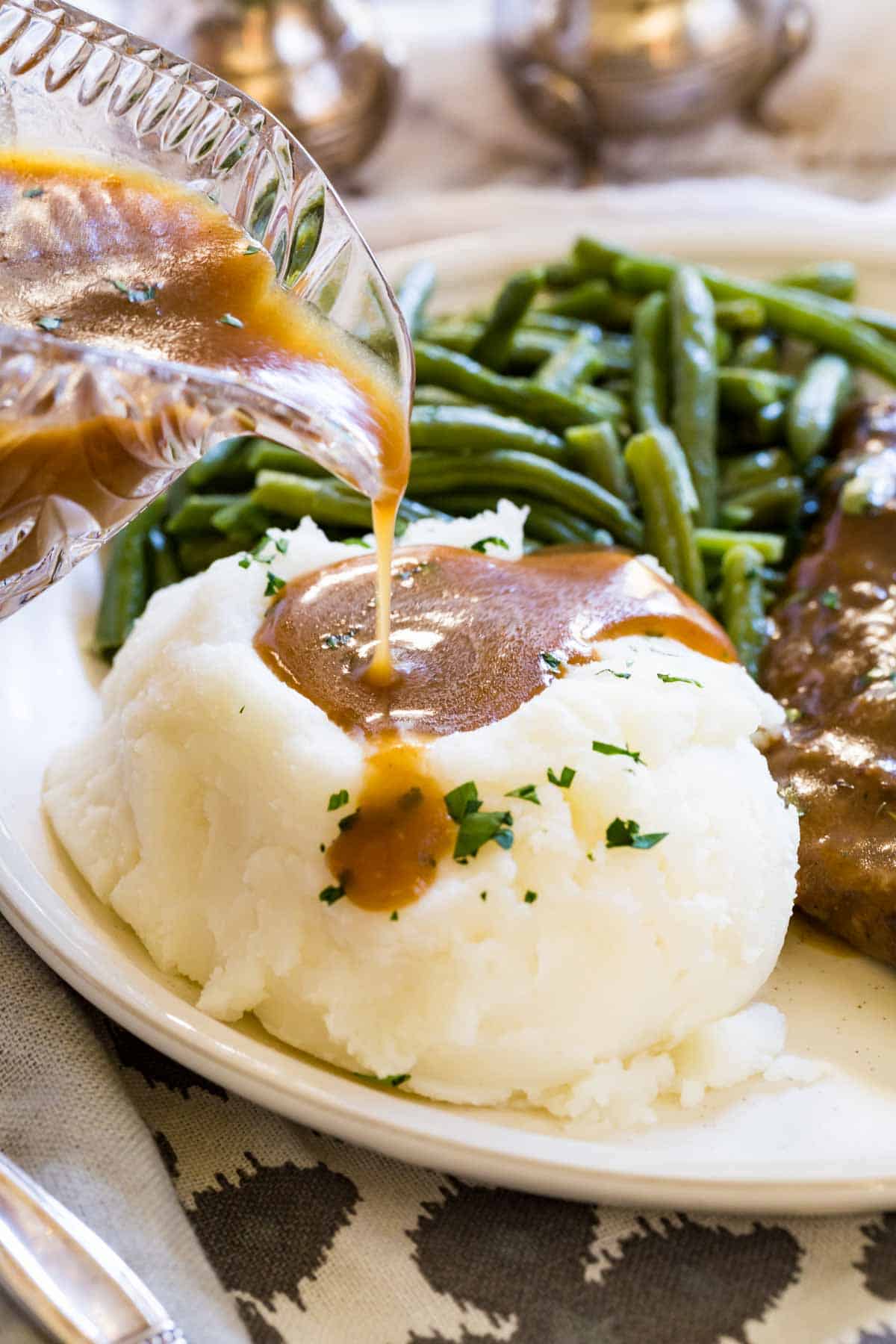 https://cupcakesandkalechips.com/wp-content/uploads/2023/01/Gluten-Free-Brown-Gravy-Recipe-6243.jpg