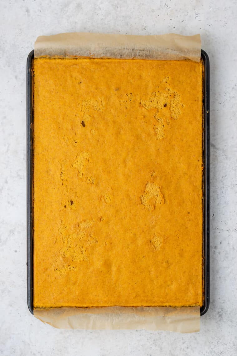 A tray of pumpkin cake.