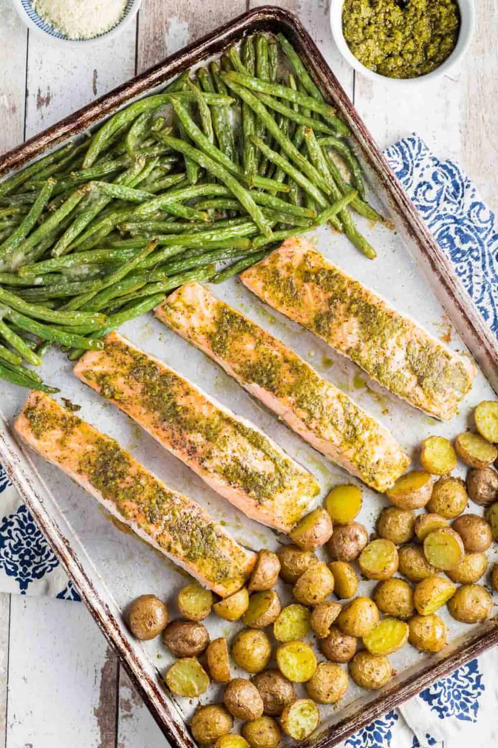 Pesto Salmon Sheet Pan Dinner | Cupcakes & Kale Chips