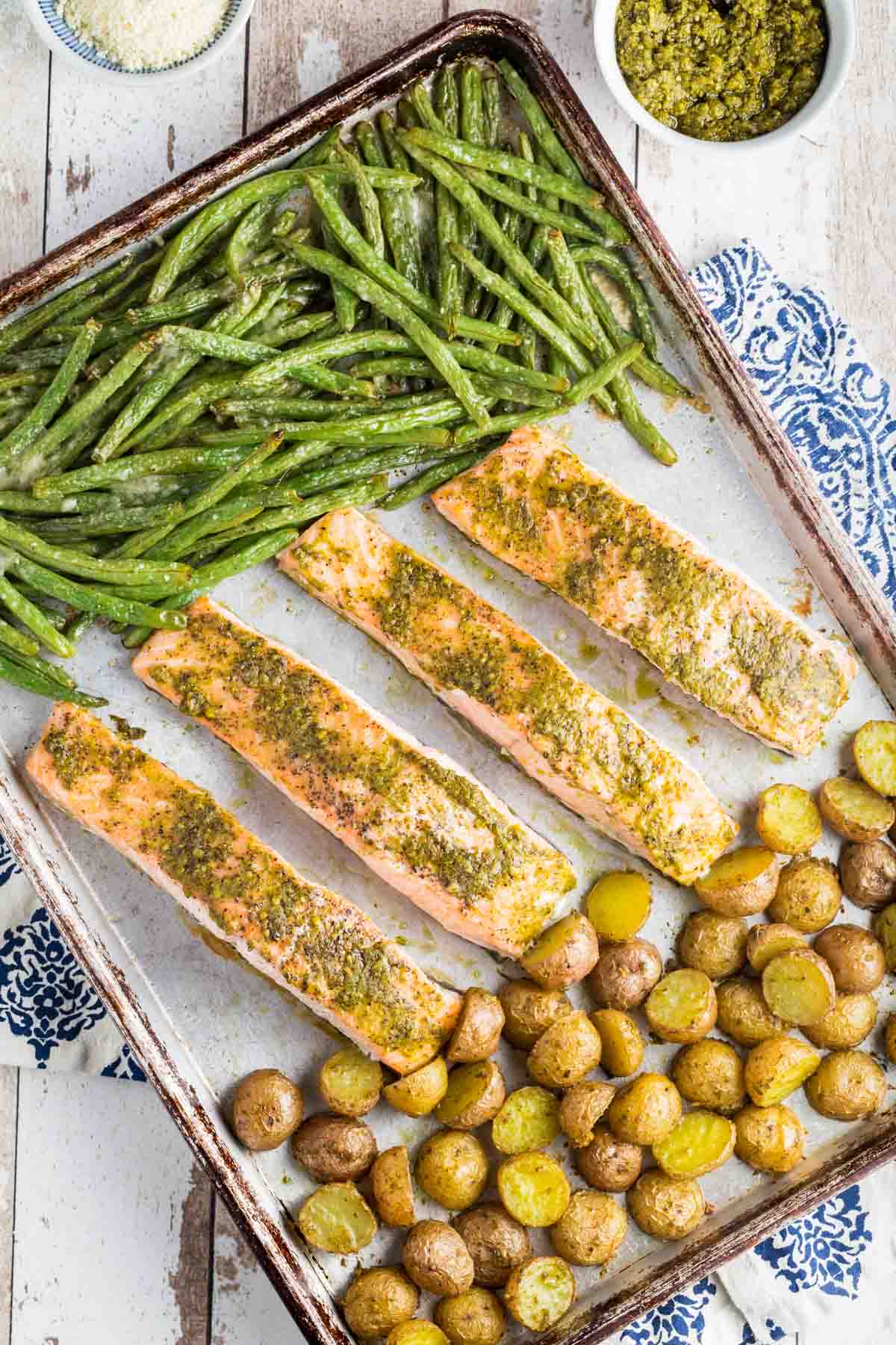 Pesto Salmon Sheet Pan Dinner | Cupcakes & Kale Chips