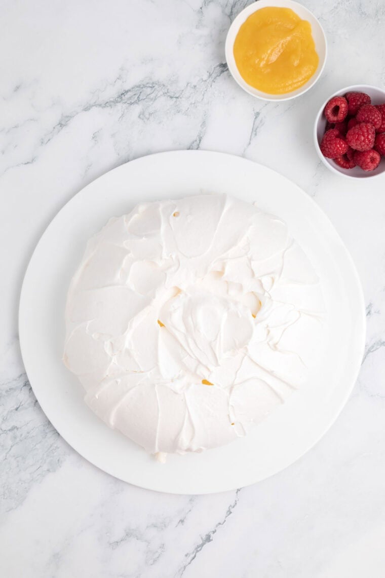 A baked pavlovalon a plate.