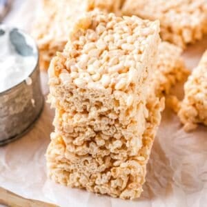 Featured image for rice krispie treats with marshmallow fluff.