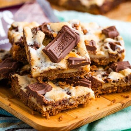 Featured image for s'more bars recipe.