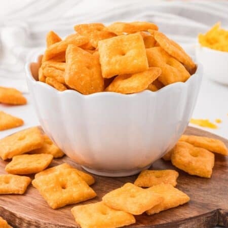 Featured image for gluten-free cheddar crackers.