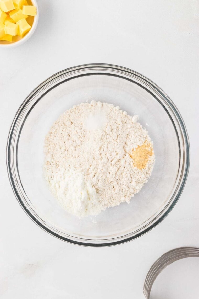 Flour, cornstarch, garlic powder, and salt in a mixing bowl.