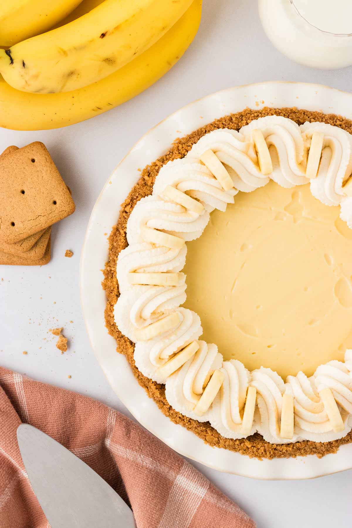 Overhead image of gluten free banana cream pie.