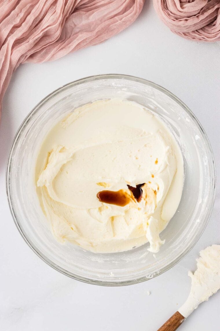 Adding vanilla to cream filling