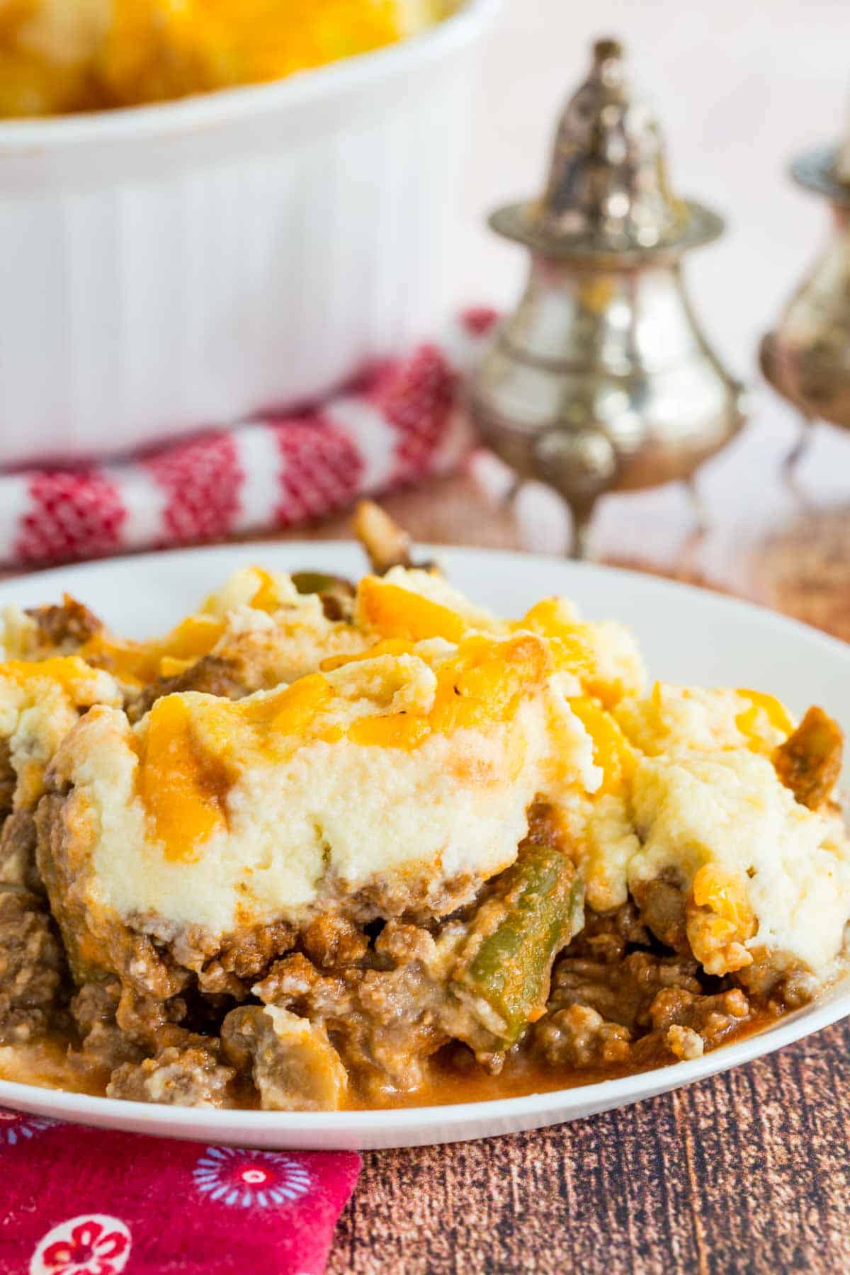 A serving of keto shepherds pie on a plate.