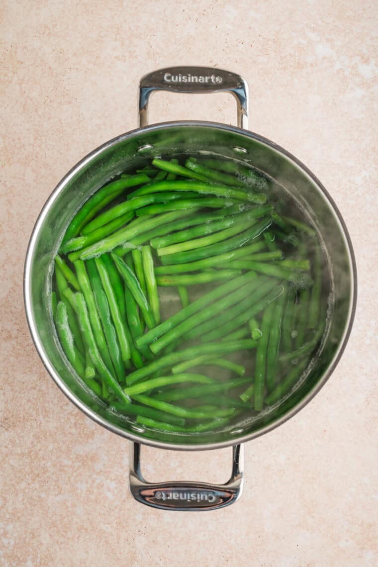 Green beans in a pot of water